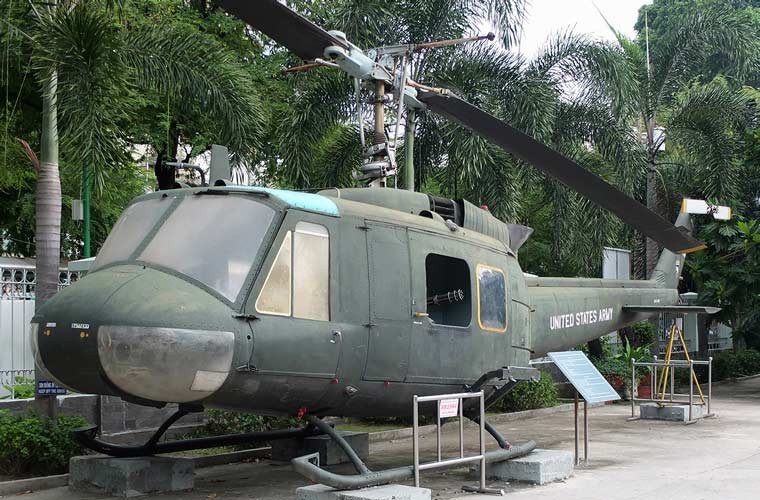 Dieu chua biet ve truc thang UH-1 Viet Nam bi roi-Hinh-9